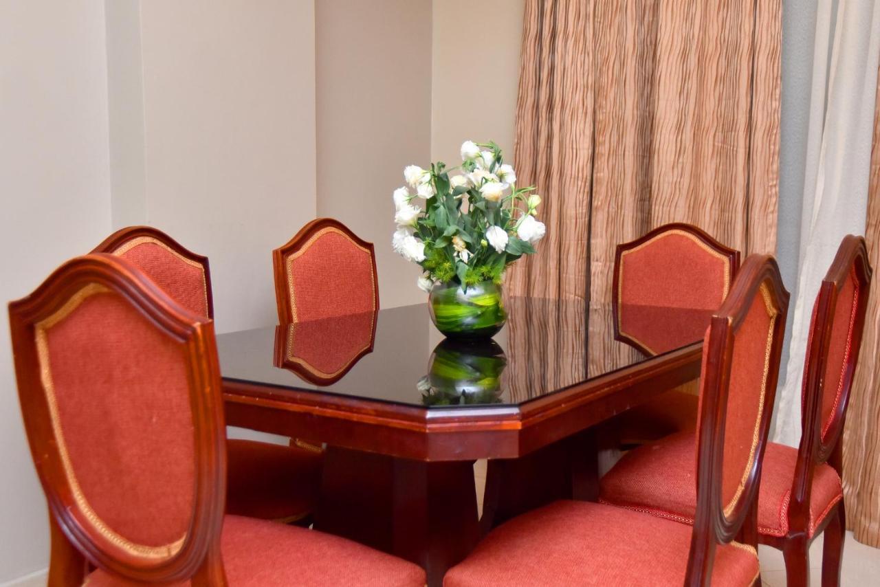 Emirates Stars Hotel Apartments Sharjah Exterior photo