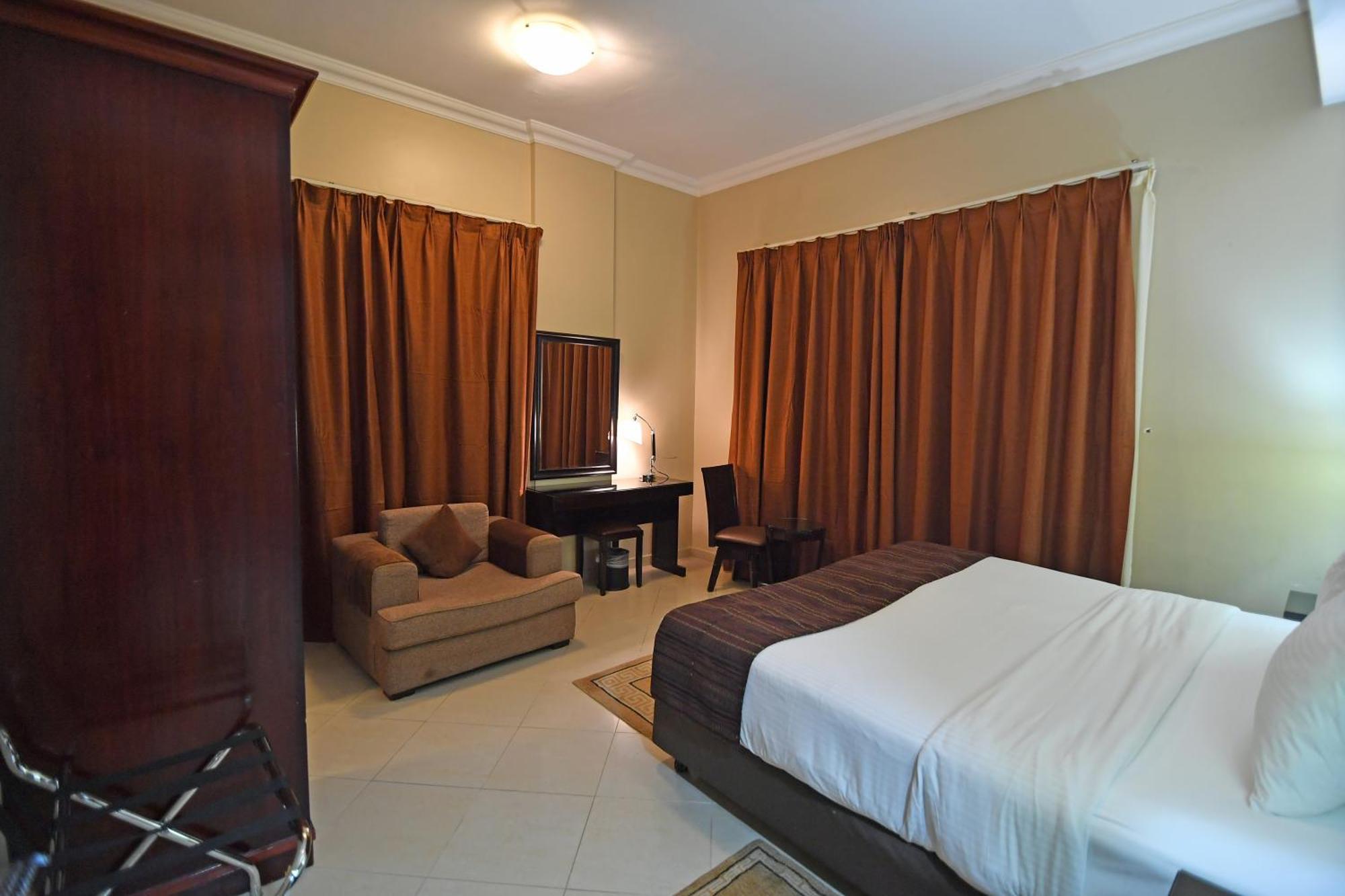 Emirates Stars Hotel Apartments Sharjah Exterior photo