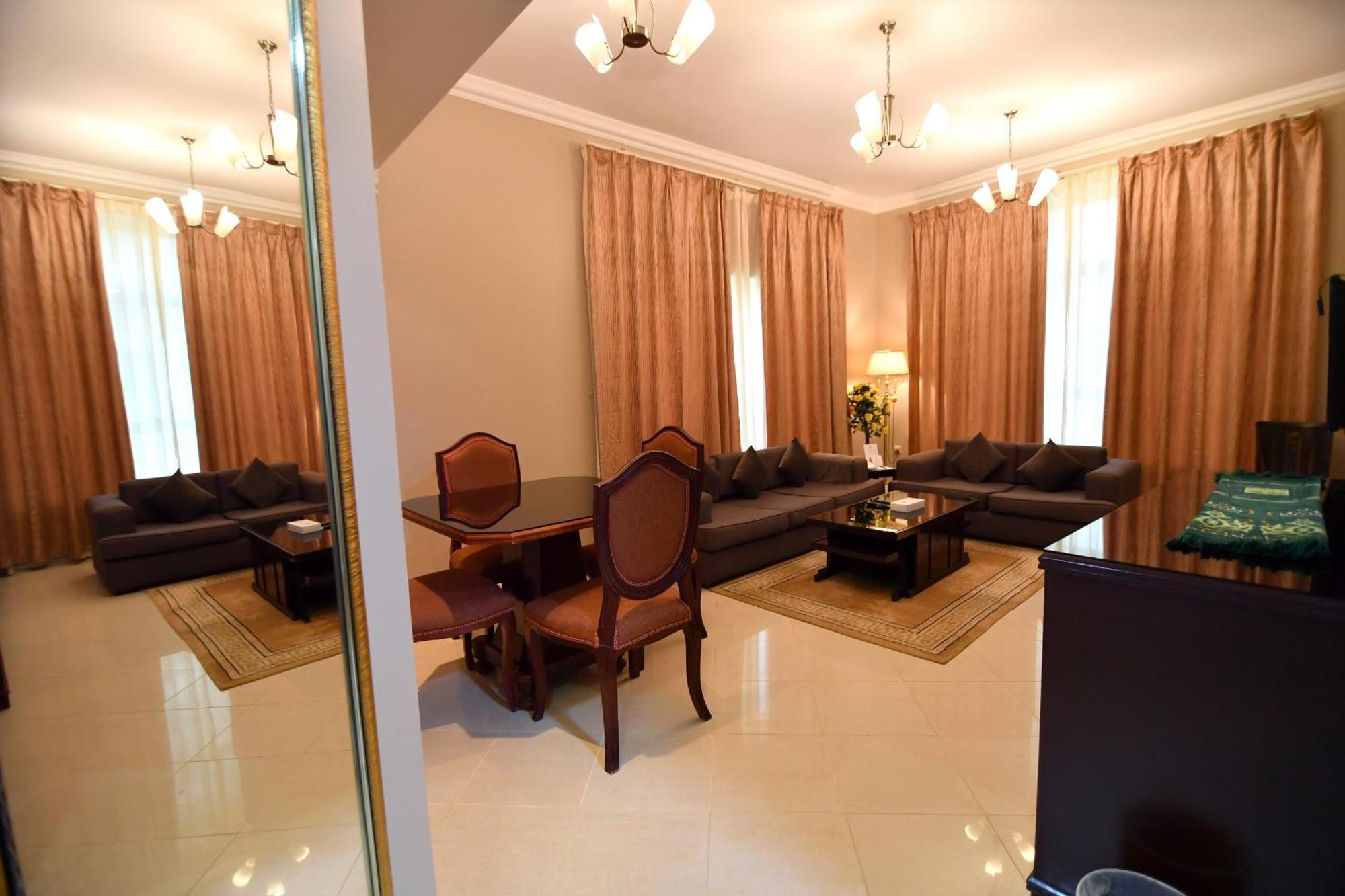 Emirates Stars Hotel Apartments Sharjah Exterior photo